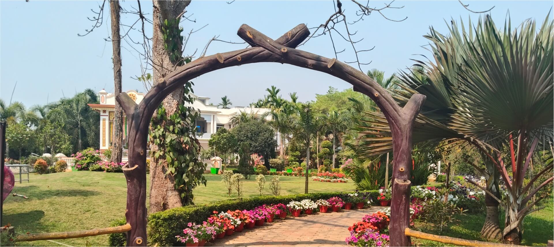 Morning meditation at Prajna Foundation